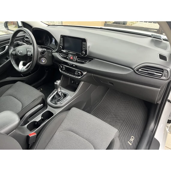 HYUNDAI I30 1.5 DPi Comfort