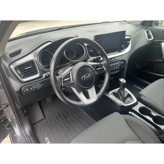 KIA CEE'D Ceed SW 1.6 CRDi HP Silver